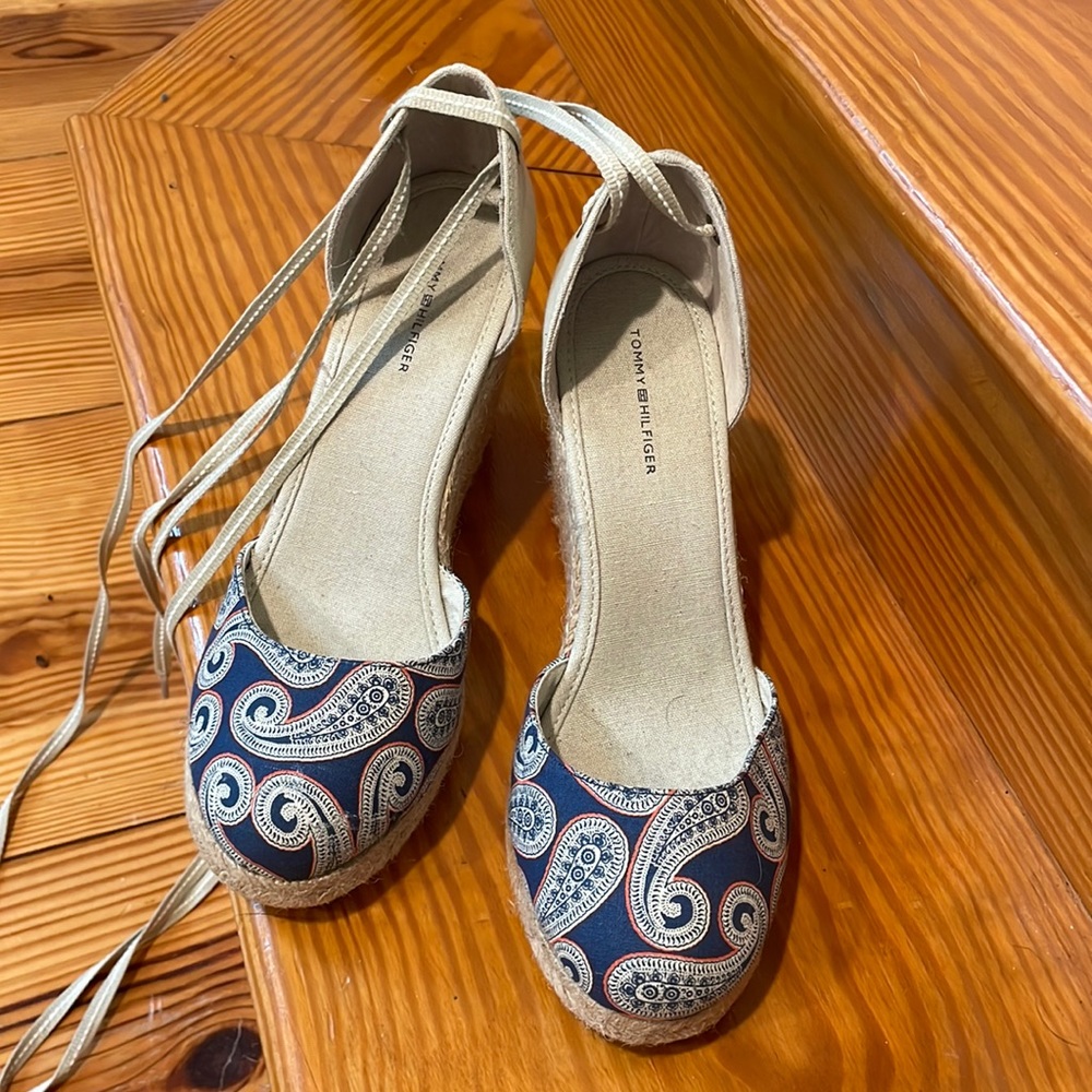 Tommy Hilfiger Lace Up Paisley Wedges